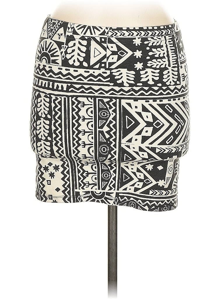 Click to view more detailed imagery on our partner's website Pre-owned Trafaluc By Zara Casual Skirt In Black