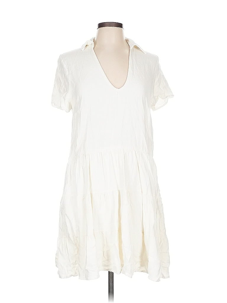 Click to view more detailed imagery on our partner's website Pre-owned Lulus Casual Dress In White