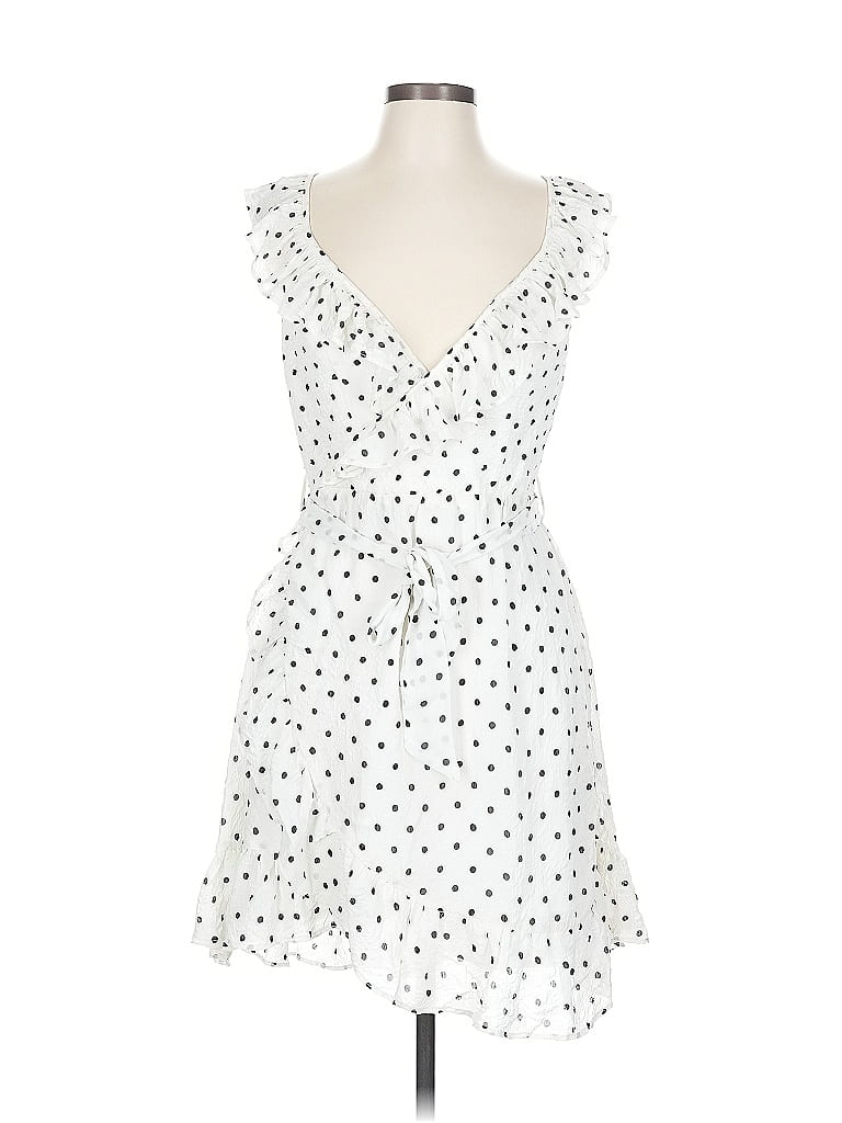 SAINTS + SECRETS Pre-owned Sleeveless Top White Sweetheart Neckline Tops