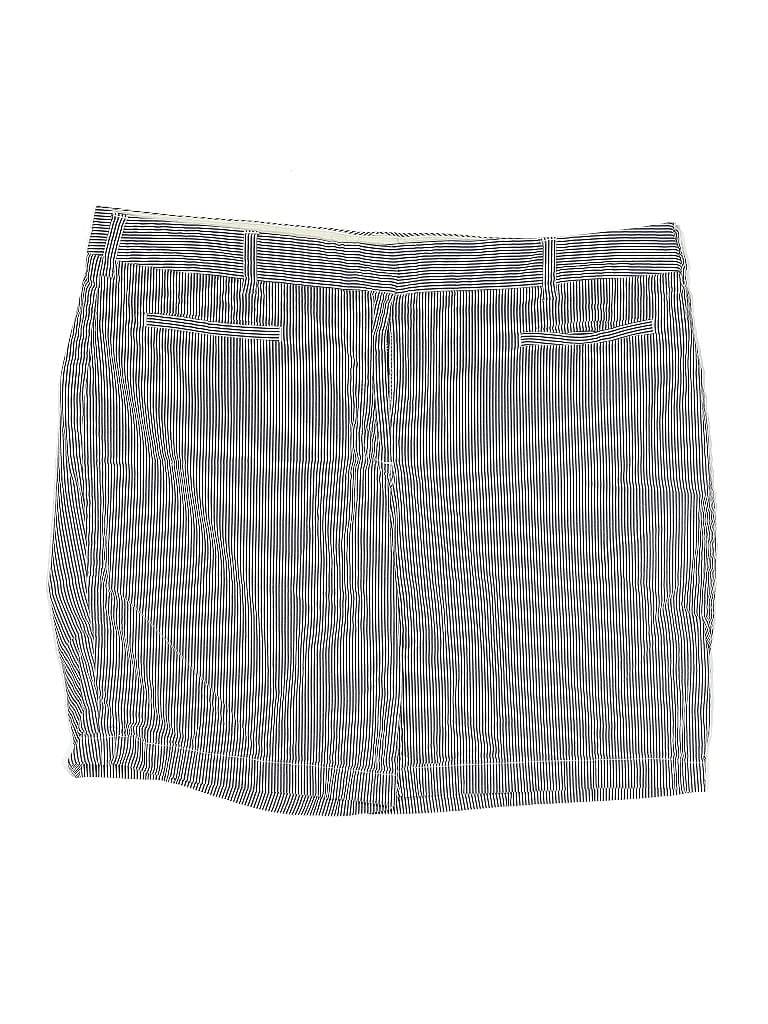 Click to view more detailed imagery on our partner's website Pre-owned Lands' End Shorts In Gray