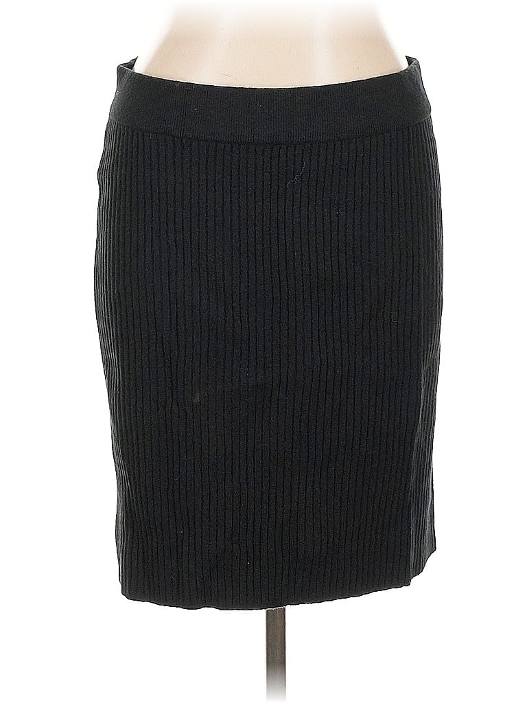 Click to view more detailed imagery on our partner's website Pre-owned Gap Casual Skirt In Black
