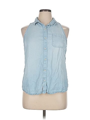 Mossimo Supply Co. Sleeveless Button-Down Shirt (view 1)