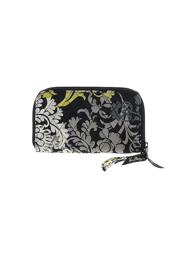 Click to view more detailed imagery on our partner's website Pre-owned Vera Bradley Wristlet In Gray