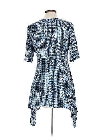Karen Kane Short Sleeve Top (view 2)