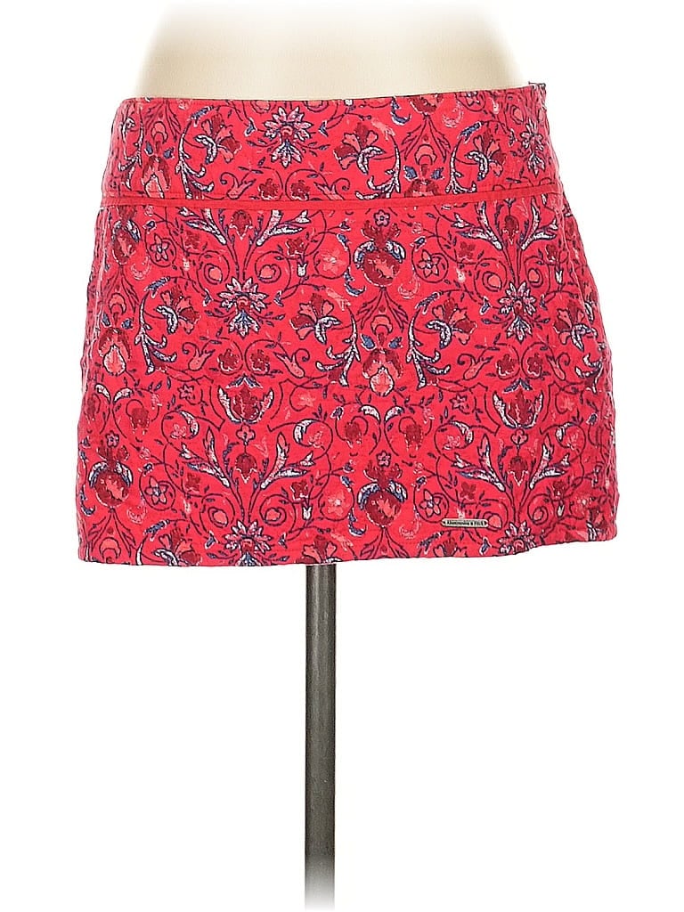 Click to view more detailed imagery on our partner's website Pre-owned Abercrombie & Fitch Casual Skirt In Red