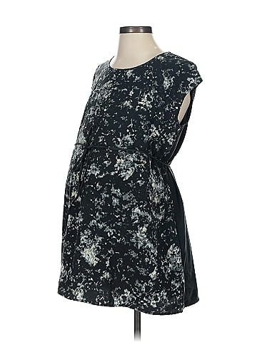 Liz Lange Maternity Sleeveless T-Shirt (view 1)