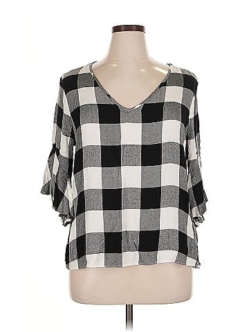 a.n.a. A New Approach 3/4 Sleeve Blouse (view 1)