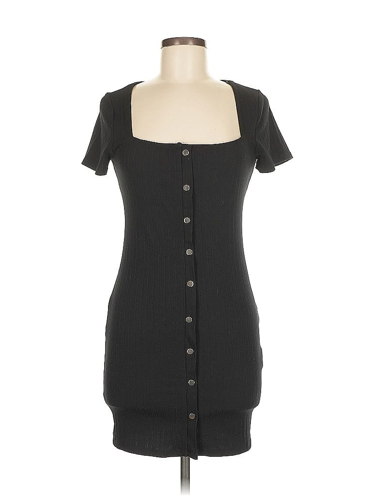 Click to view more detailed imagery on our partner's website Pre-owned Forever 21 Casual Dress In Black