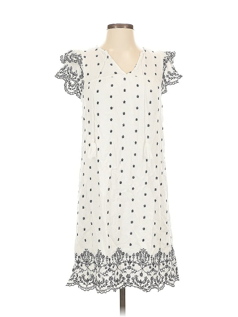 Click to view more detailed imagery on our partner's website Pre-owned Old Navy Casual Dress In White