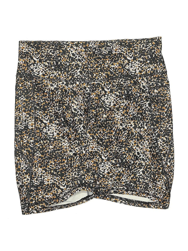 Click to view more detailed imagery on our partner's website Pre-owned Active Shorts In Gold