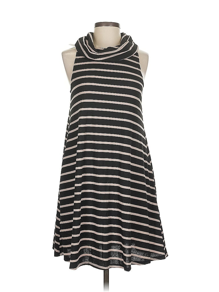 Pre-owned Socialite Casual Dress In Gray