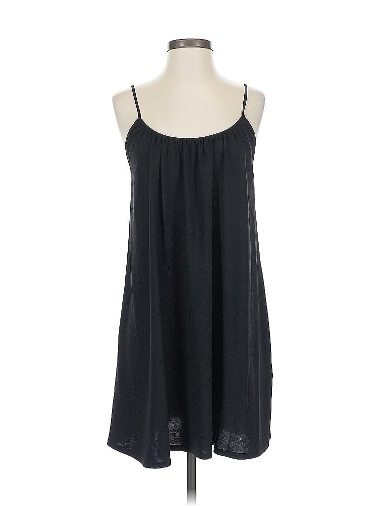 Click to view more detailed imagery on our partner's website Pre-owned Zara Casual Dress In Black