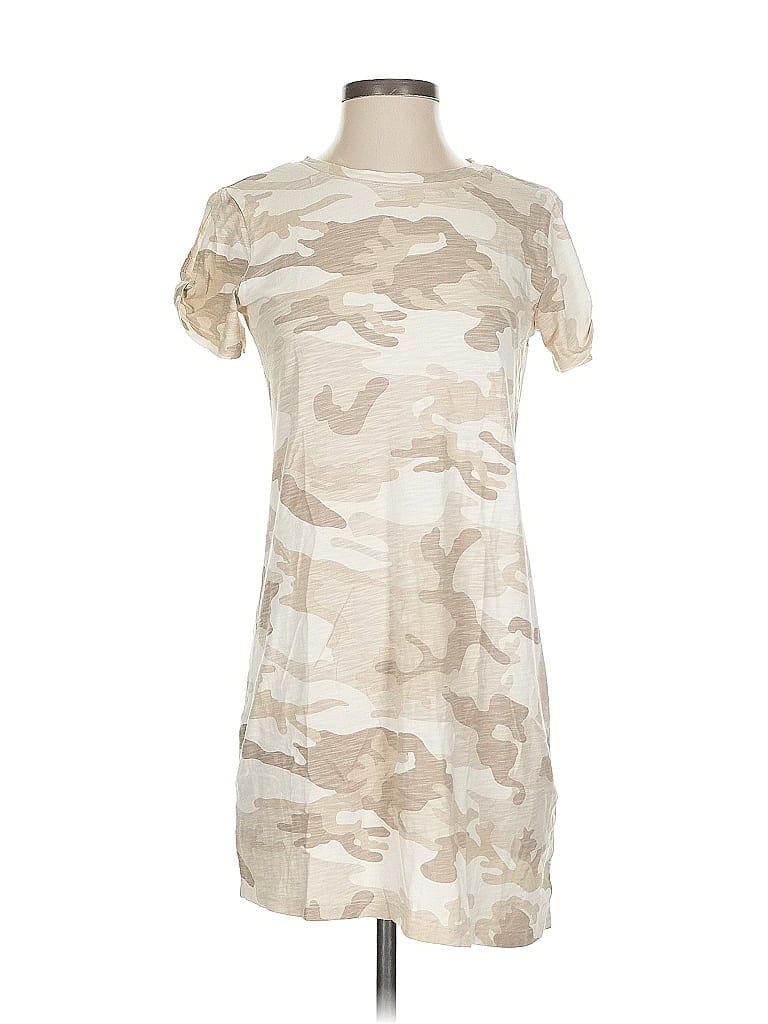 Click to view more detailed imagery on our partner's website Pre-owned Sanctuary Casual Dress In White
