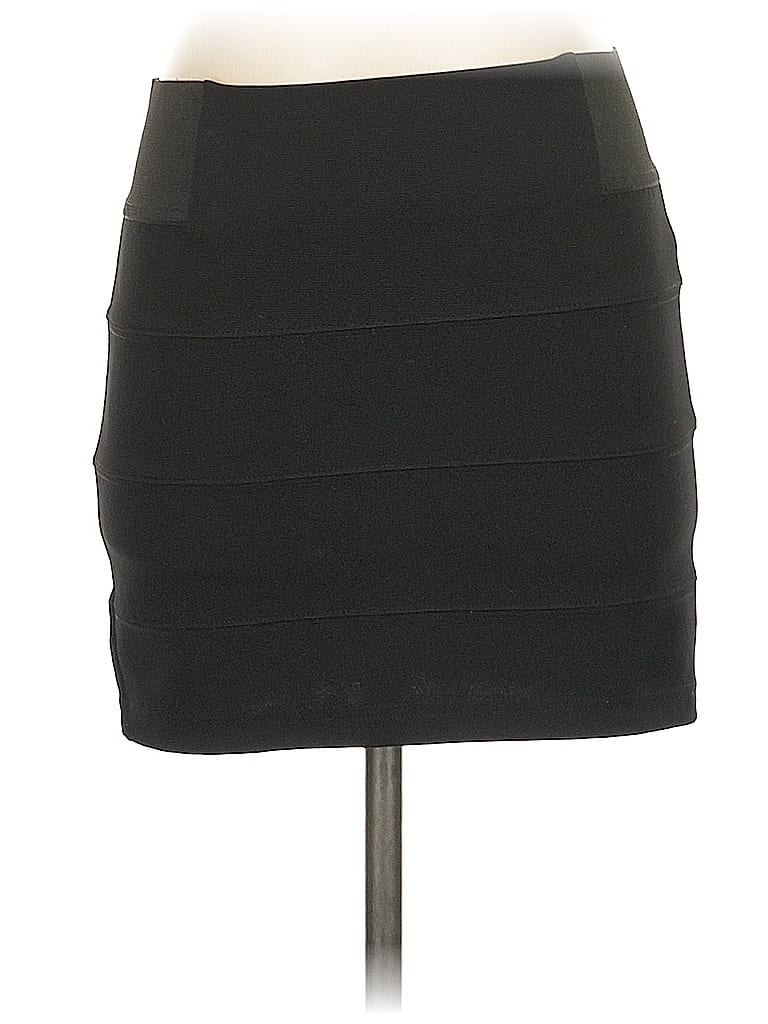Pre-owned Guess Casual Skirt In Black