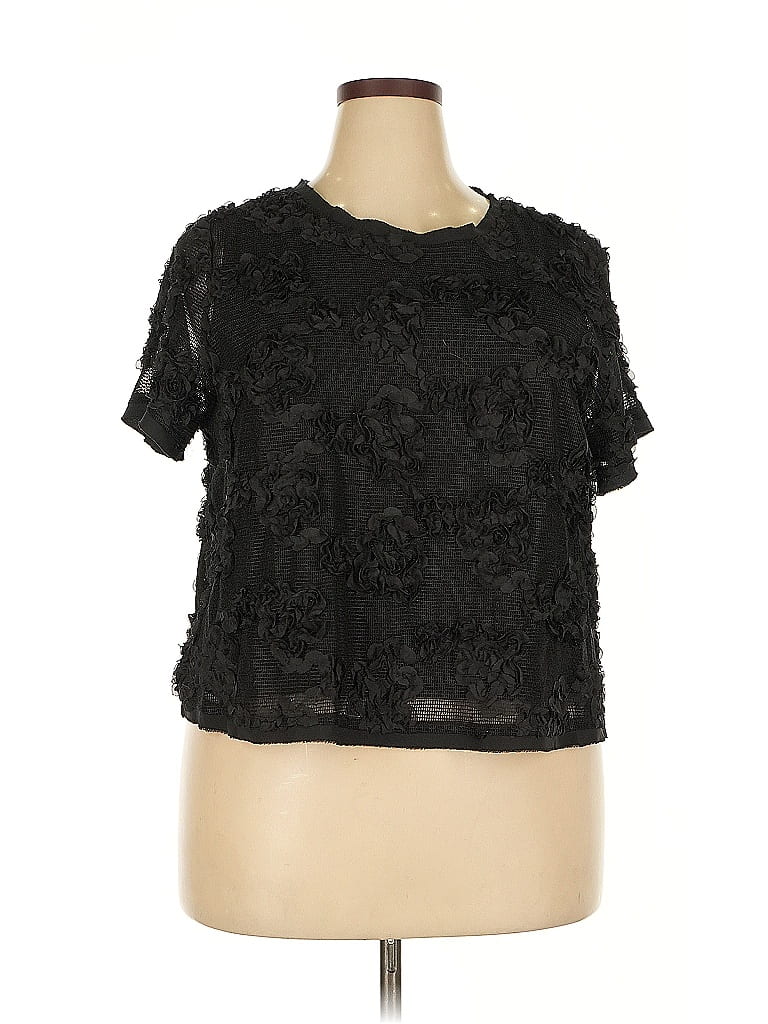 Click to view more detailed imagery on our partner's website Pre-owned City Chic Short Sleeve Top Black Keyhole Neckline Tops