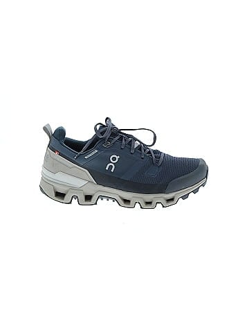 On Cloud Sneakers (view 1)