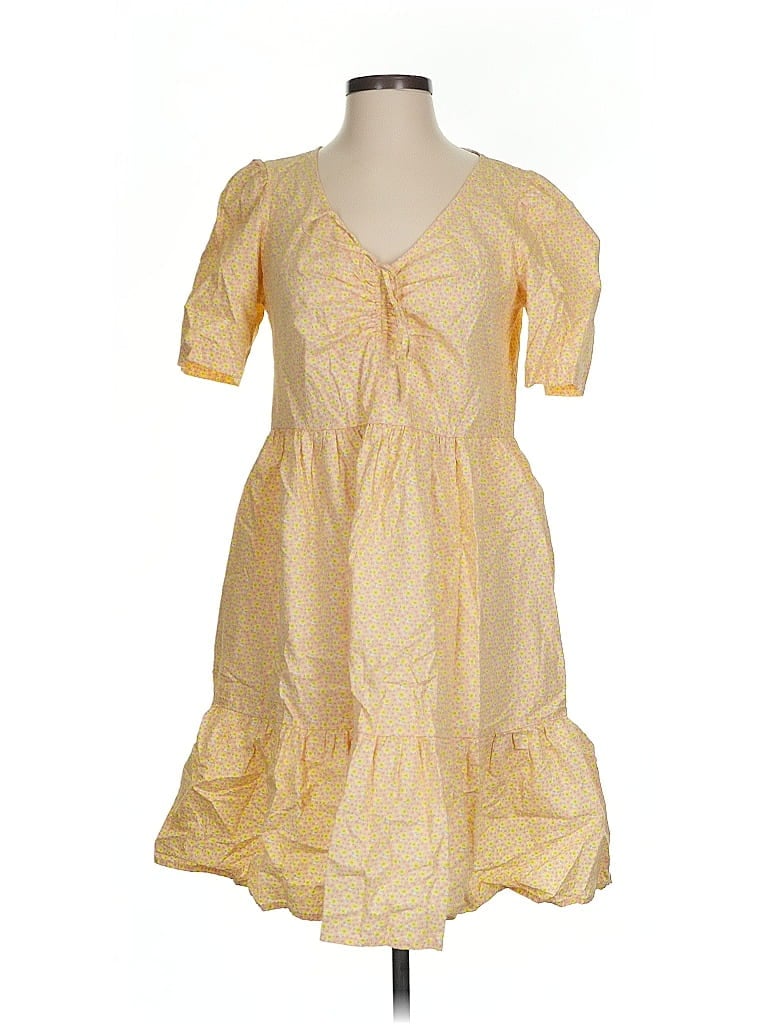 Pre-owned Levi's Casual Dress In Yellow