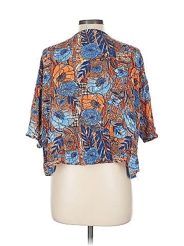LUQ Short Sleeve Blouse (view 2)