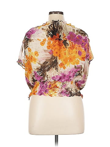Sunny Leigh Short Sleeve Blouse (view 2)