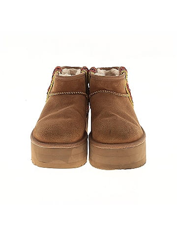 Ugg Australia Ankle Boots (view 2)