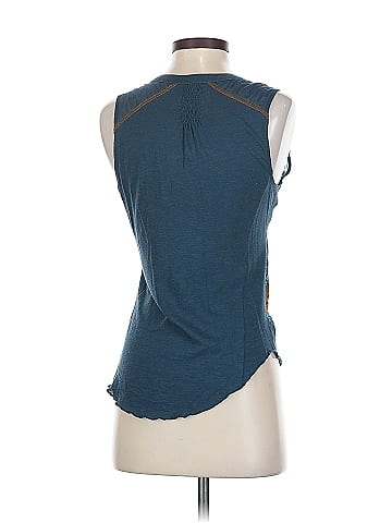 Tiny Sleeveless Blouse (view 2)