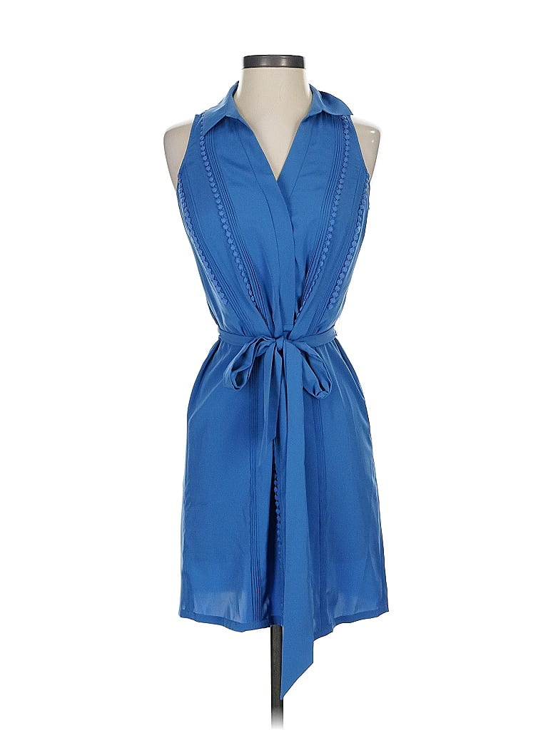 Pre-owned Ann Taylor Sleeveless Button Down Shirt In Blue