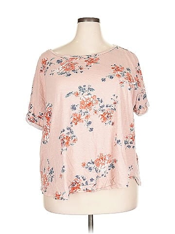 24/7 Maurices Short Sleeve T-Shirt (view 1)
