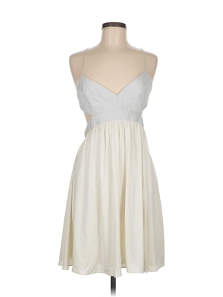 Pre-owned Bcbgmaxazria Casual Dress In White