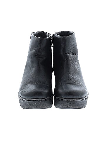 FitFlop Ankle Boots (view 2)