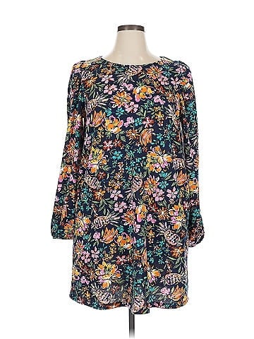 Crown & Ivy Casual Dress (view 1)
