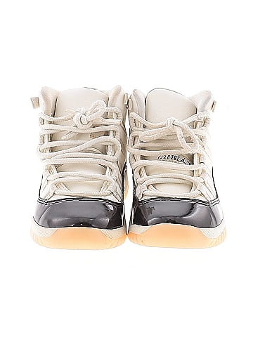 Air Jordan Sneakers (view 2)