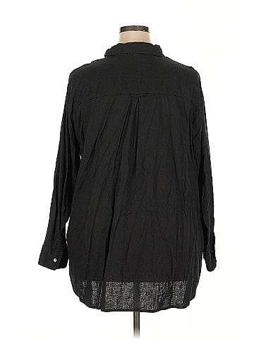 Old Navy - Maternity 3/4 Sleeve Button-Down Shirt (view 2)