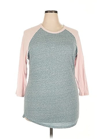 Lularoe 3/4 Sleeve T-Shirt (view 1)