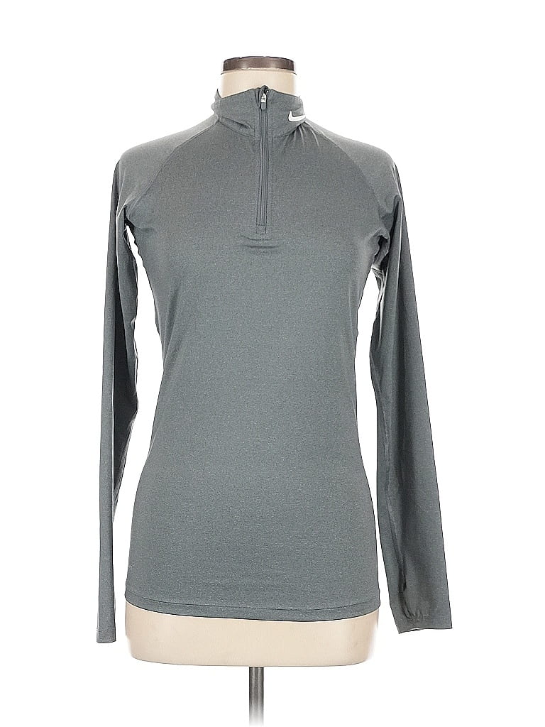 Pre-owned Nike Active T-shirt In Gray