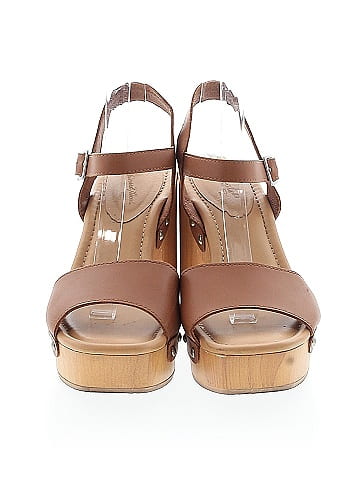 Universal Thread Heels (view 2)