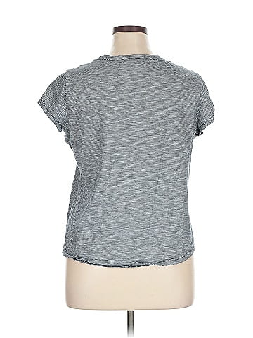 Liz Claiborne Short Sleeve T-Shirt (view 2)