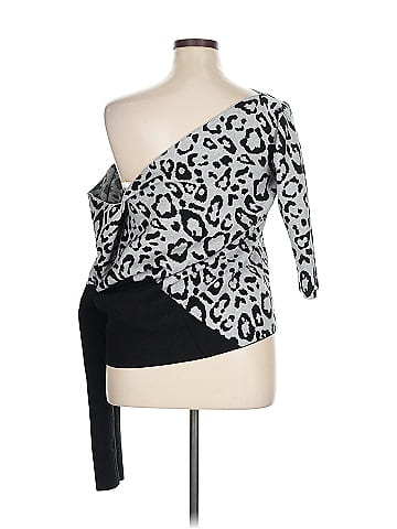 Venus Pullover Sweater (view 2)