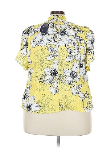 Scoop Short Sleeve T-Shirt (view 2)