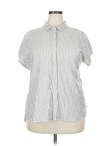 Sonoma Goods for Life Short Sleeve Button-Down Shirt (view 1)
