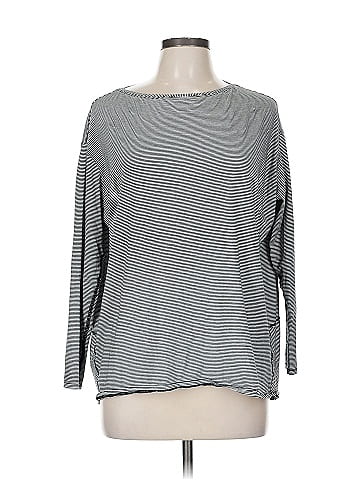 Lululemon Athletica 3/4 Sleeve T-Shirt (view 1)