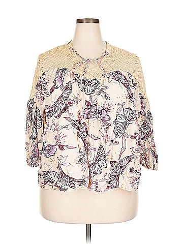 a.n.a. A New Approach 3/4 Sleeve Blouse (view 1)