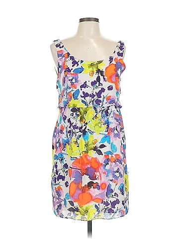Alice + Olivia Casual Dress (view 1)