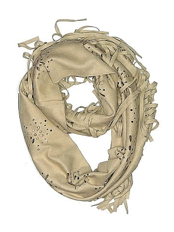 True Scarf (view 1)
