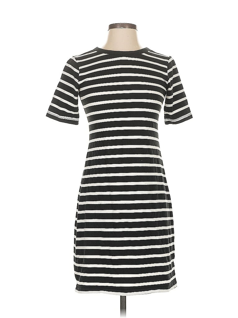 Pre-owned Old Navy Casual Dress In Black