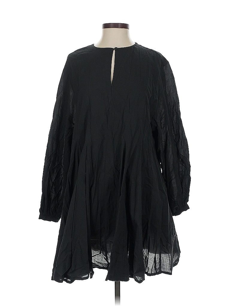 Click to view more detailed imagery on our partner's website Pre-owned H&m Casual Dress In Black