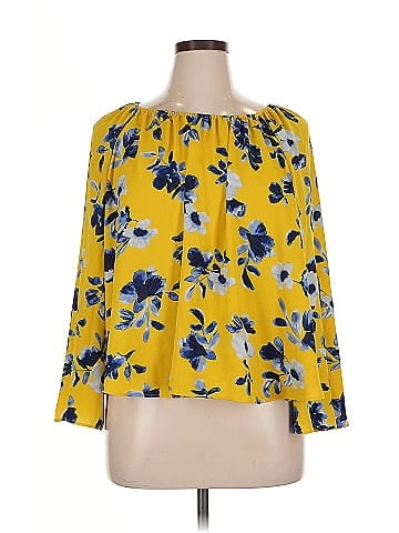 Elizabeth and James 3/4 Sleeve Blouse (view 1)
