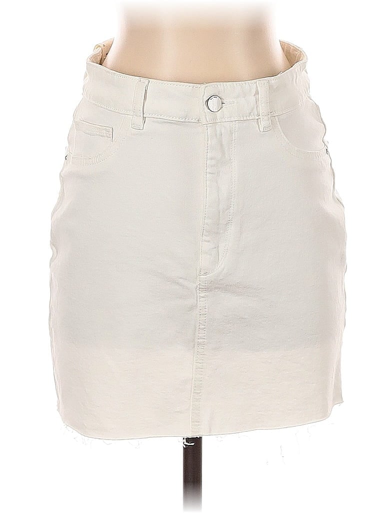Click to view more detailed imagery on our partner's website Pre-owned Dl1961 Casual Skirt In White