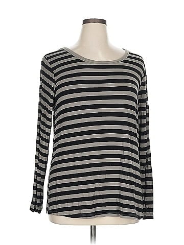 24/7 Maurices Long Sleeve T-Shirt (view 1)