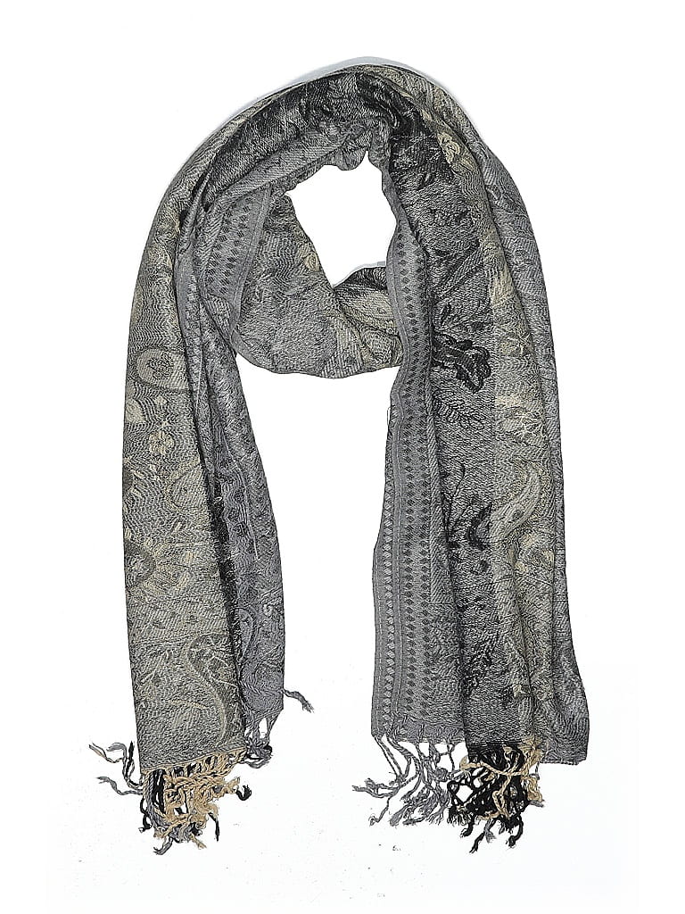 Click to view more detailed imagery on our partner's website Pre-owned Unbranded Scarf In Gray