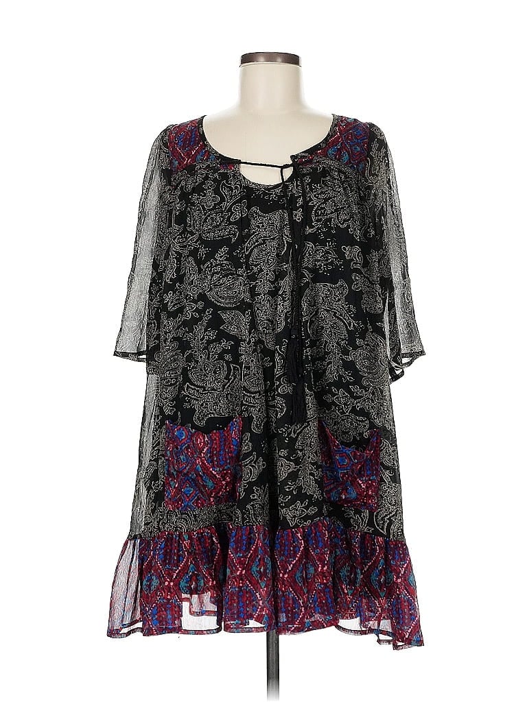 Click to view more detailed imagery on our partner's website Pre-owned En Creme Casual Dress In Black